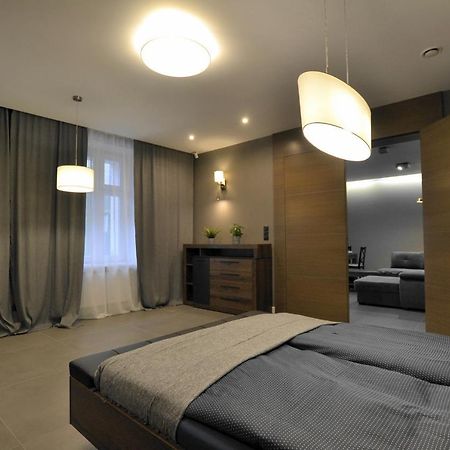 Apartament Platynowy - Centrum Gliwic Z Parkingiem Гливице Екстериор снимка