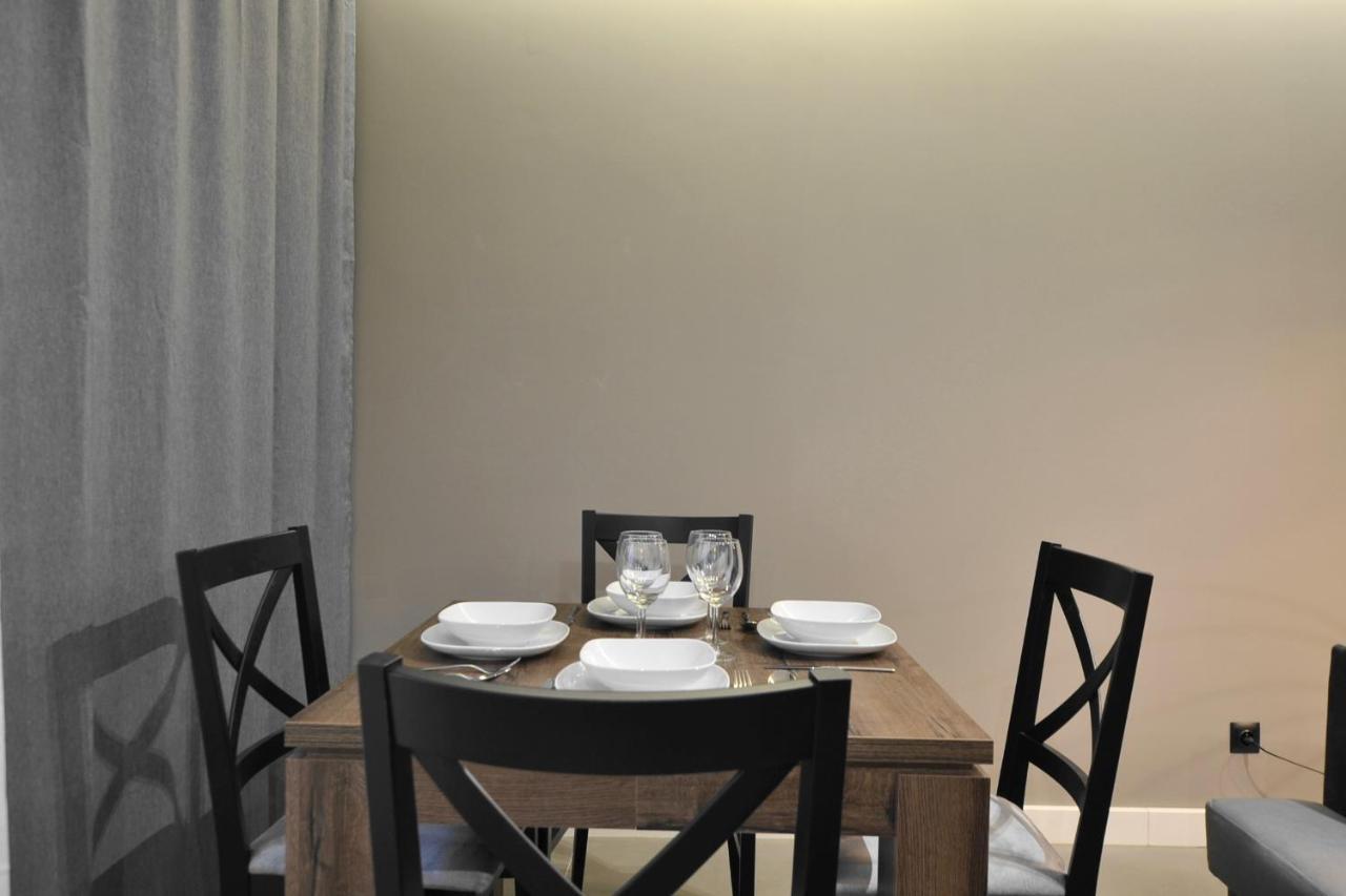 Apartament Platynowy - Centrum Gliwic Z Parkingiem Гливице Екстериор снимка