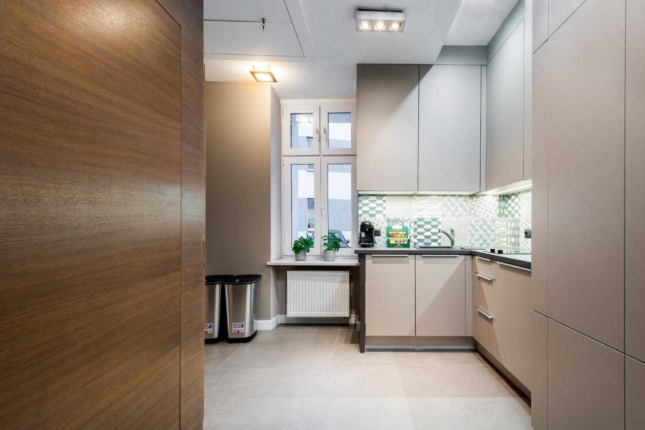 Apartament Platynowy - Centrum Gliwic Z Parkingiem Гливице Екстериор снимка